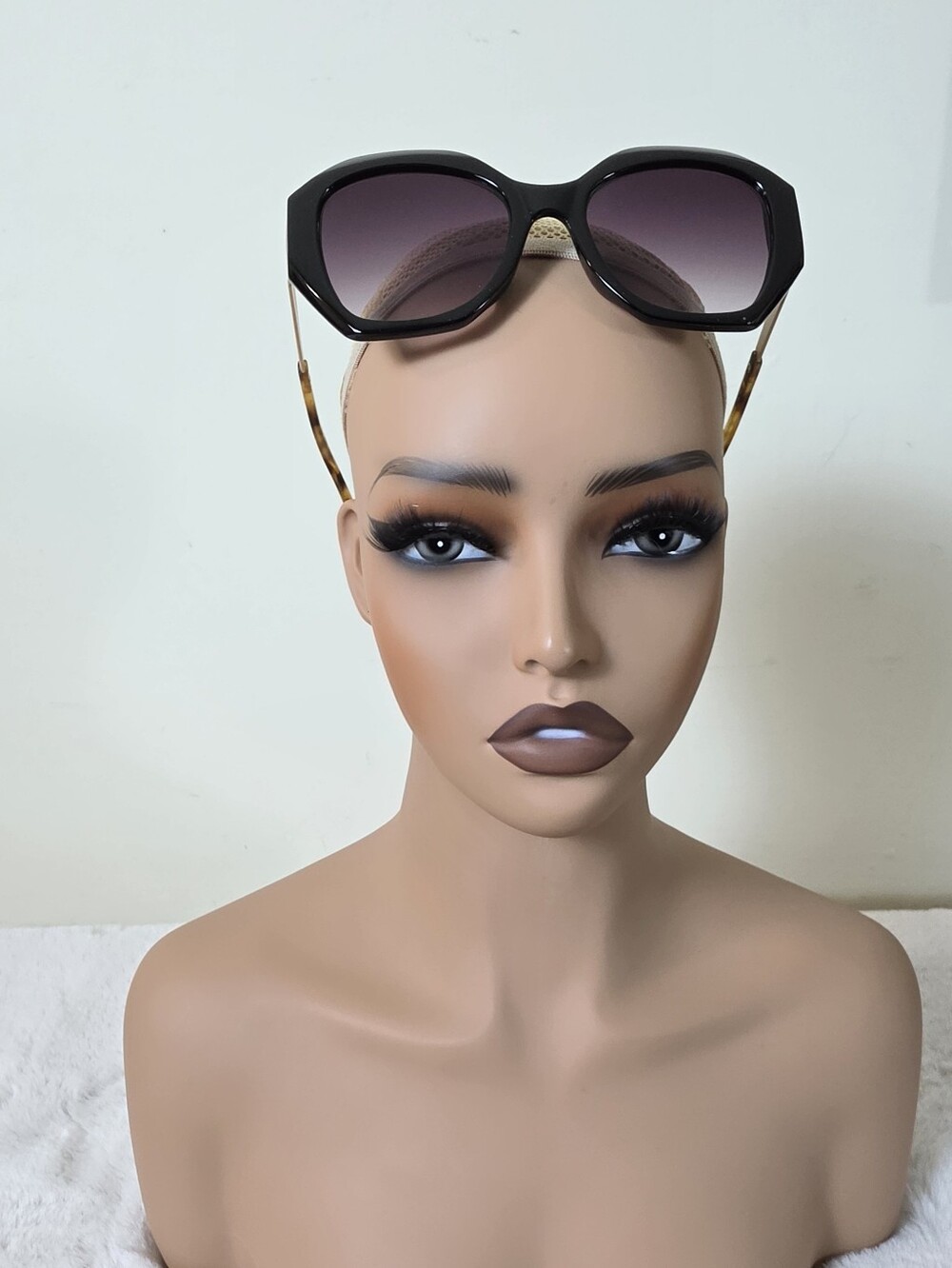 Vince Camuto Black Oversized Geometric Sunglasses - Picture 3 of 13